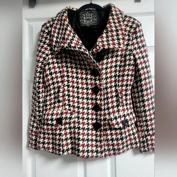 Last Kiss - Plaid Blazer- EUC - Red, Black and White Houndstooth Pattern, Size L - Picture 1 of 12